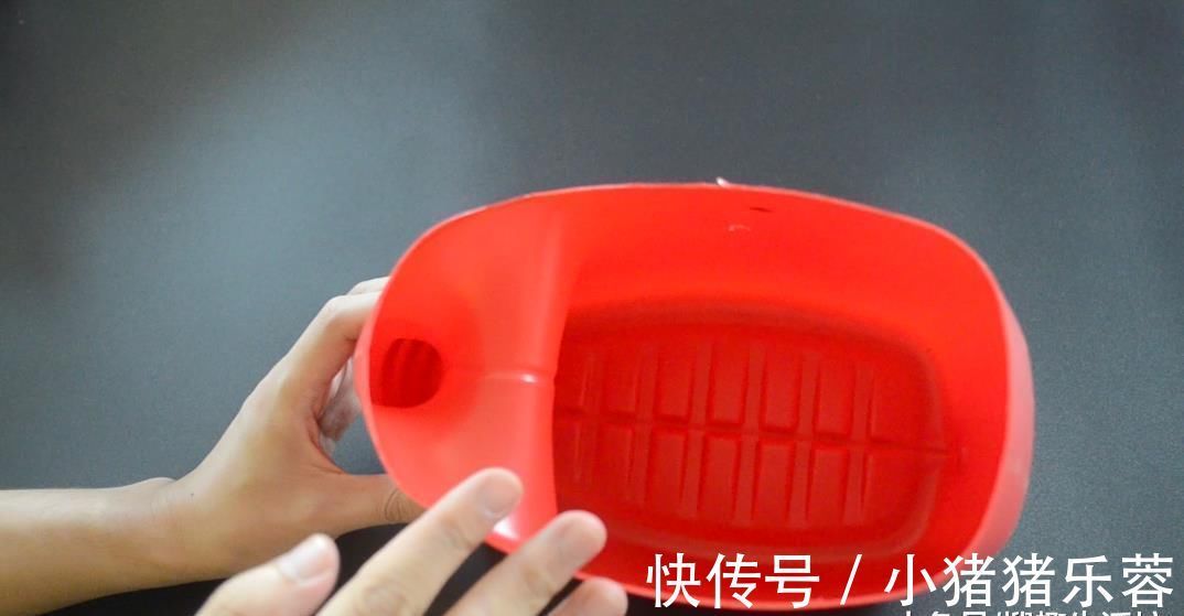 瓶子|洗衣液瓶上粘一个吸盘挂钩, 10个人里9个都需要, 简直太实用了