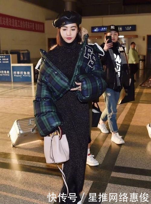 不管穿大衣还是羽绒服,建议这“3种”内搭,时髦保暖又百搭