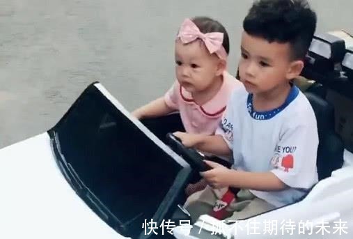 敞篷车|霸道哥哥开“敞篷车”带妹妹取快递火了,主要副驾驶还有个“妞”