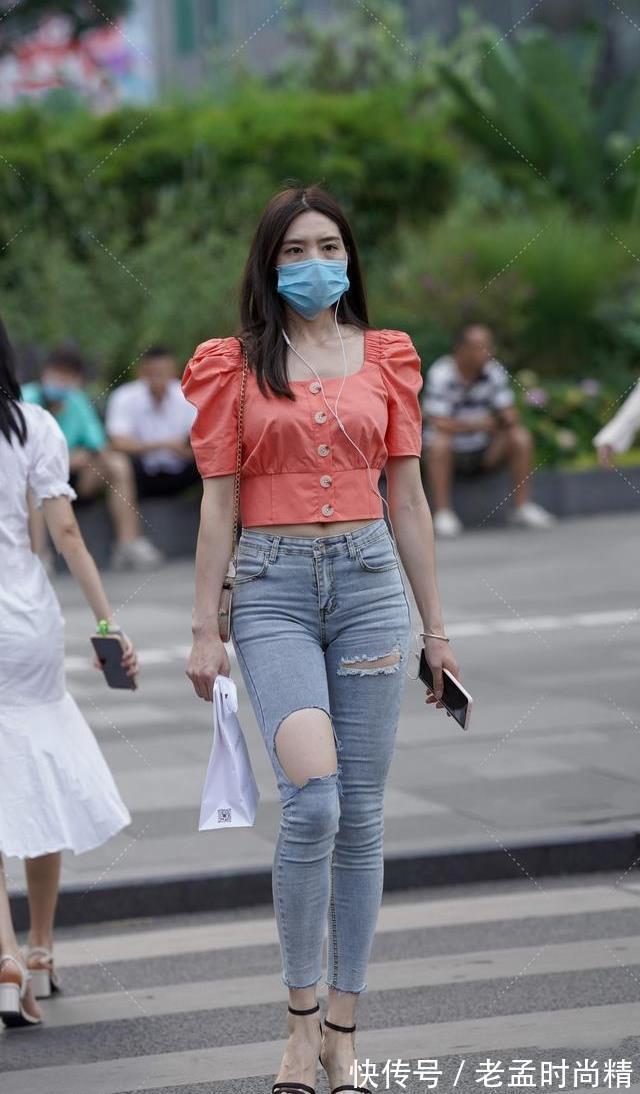 搭配|假如穿上白色的打底裤,很适合自己,所以会找个搭配