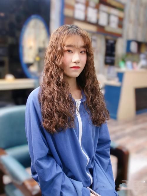 菱形脸适合什么发型？试试这几款，时髦又好看