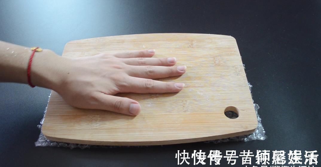 快递箱|快递箱里的气泡垫别扔了, 没想到还有这么多妙用, 看完赶紧去试试