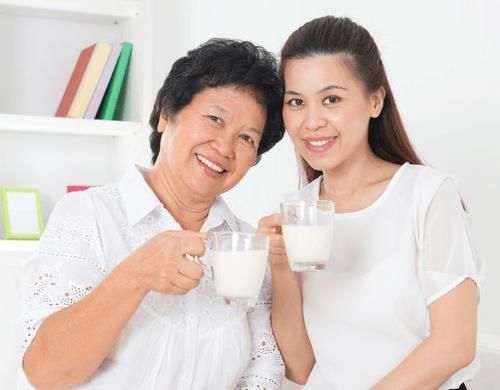 潮热|更年期并不可怕，坚持做好“5件事”，和潮热失眠说拜拜