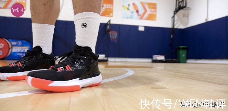 zion1 四百块不到的未来超巨签名鞋,好穿但不推荐的Zion1实战测评