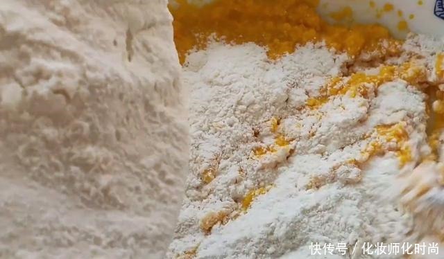 不用|半个南瓜,一碗牛奶,不用发面,奶香浓郁,松软香甜,孩子抢着吃