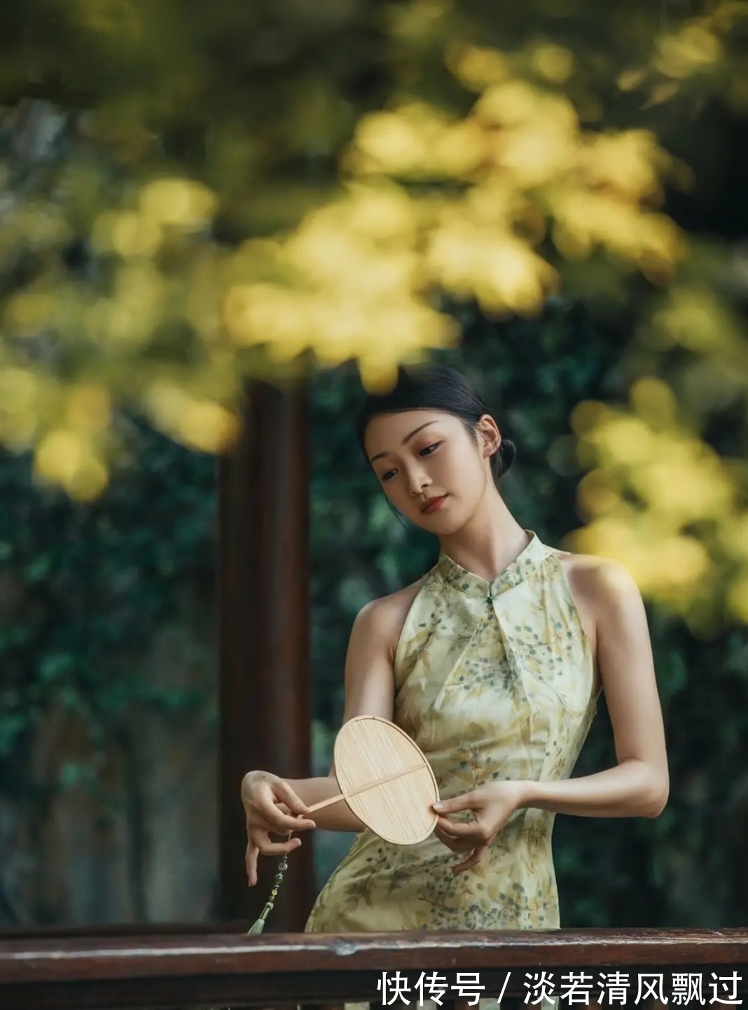 问月!诗·十一首丨但有明光皆顾影,何曾玉露不遮天