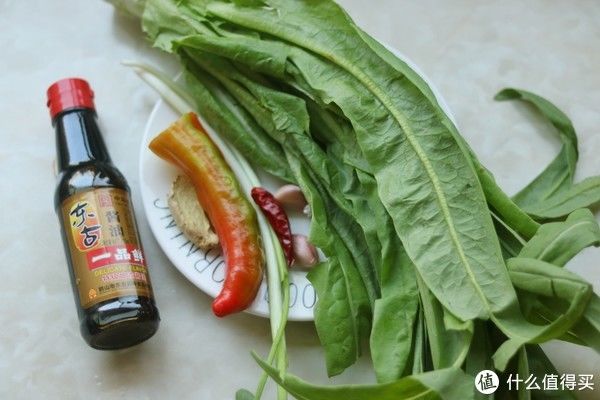食欲|天热没食欲，2块钱买棵油麦菜，家常做法香辣好吃，最先光盘
