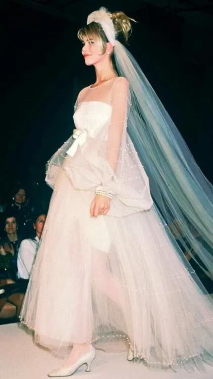 2021喜事将近的女孩们，最最最想穿上的婚纱