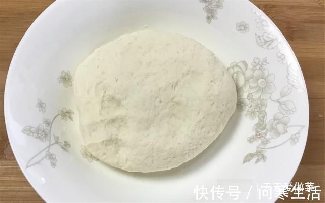 彩虹|一棵白菜,两碗面,烙出皮薄大馅,香喷喷的白菜饼,真香