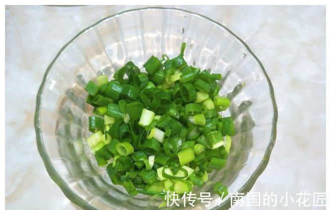 酵母粉|明日入伏,亲自为家人烙早餐饼,表皮酥脆内里柔软,真香