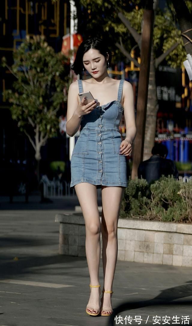 美女 同样是裙子,有人穿出了精致感,有人穿出了随性风
