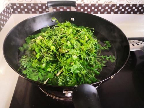  入适量|冬至吃饺子，韭菜白菜靠边站，此菜最鲜美，对眼睛好，不懂吃可惜