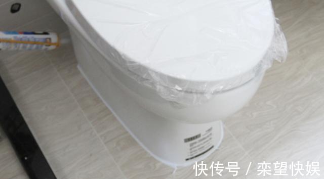 不知道卫生间的异味从哪发出重点排查4处地方,拥有清新环境