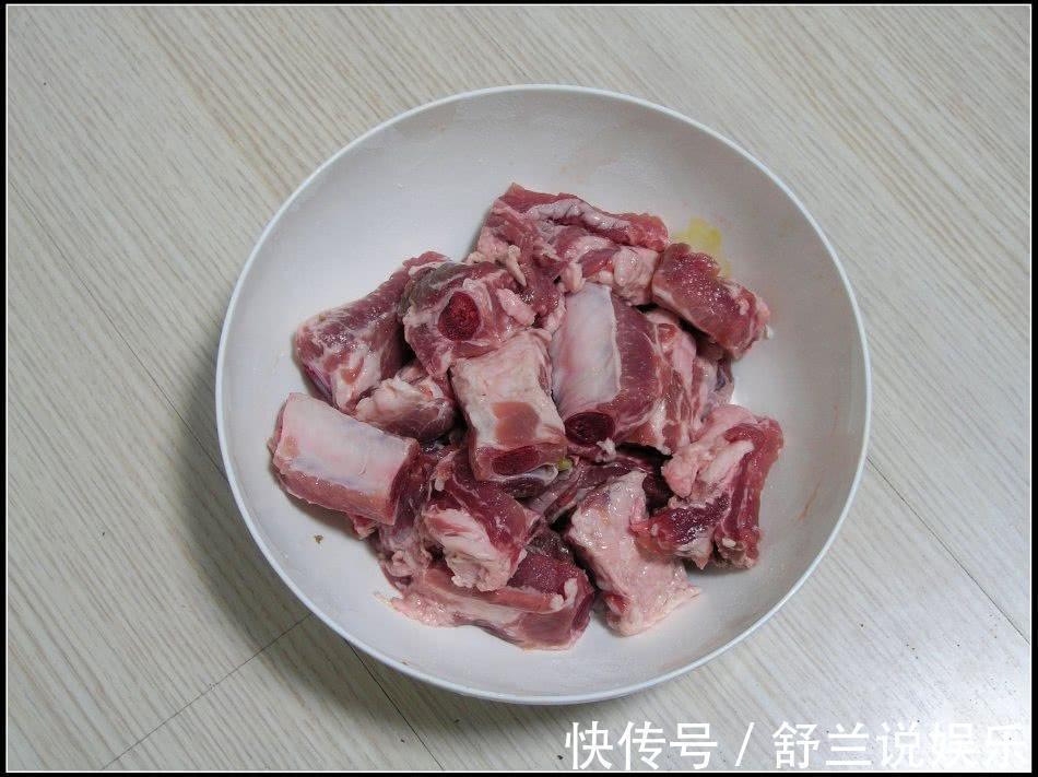 炖排骨汤|炖排骨汤时,先放盐还后放盐厨师说漏嘴多数人做错,肉柴