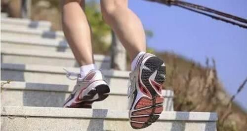 维生素e|雌激素充足的女人，身体会有5个表现，若你都有，魅力十足