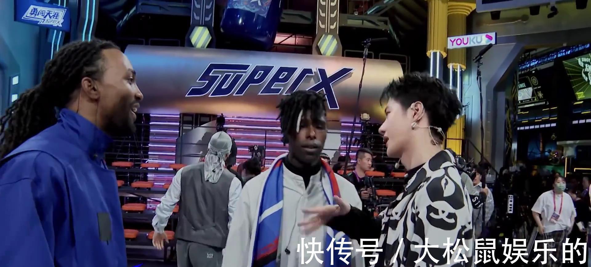 cue|王一博：相比“编剧”角色，他街4中表现出的是极好的主持功底
