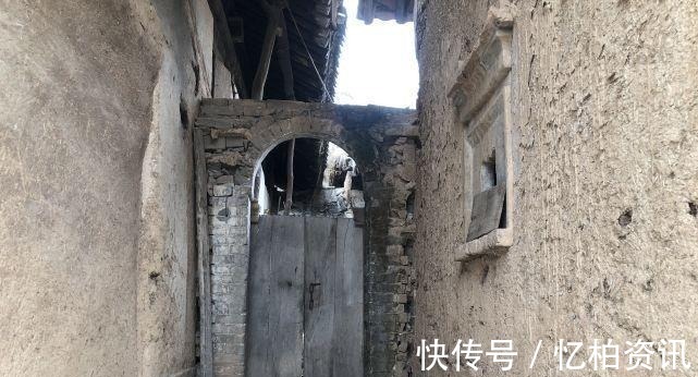 两门|俗话说“两门相对,必有一退”,那么哪家退呢?强弱该如何判断?
