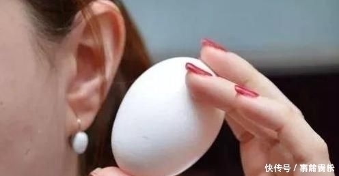 蒸鸡蛋|买鸡蛋,白壳红壳哪个好?养鸡大妈说出答案,告诉家人别花冤枉钱