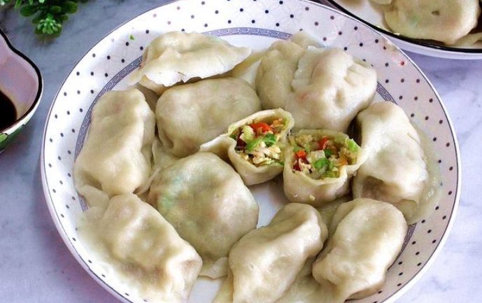 做白菜馅的时候,教你“3不放3多放”,饺子的香味是满口的,鲜嫩的还不出水