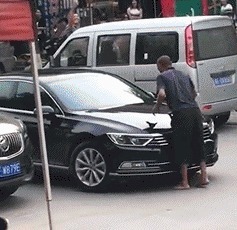 |搞笑GIF趣图:别动,我自己知道怎么动做出来好吃