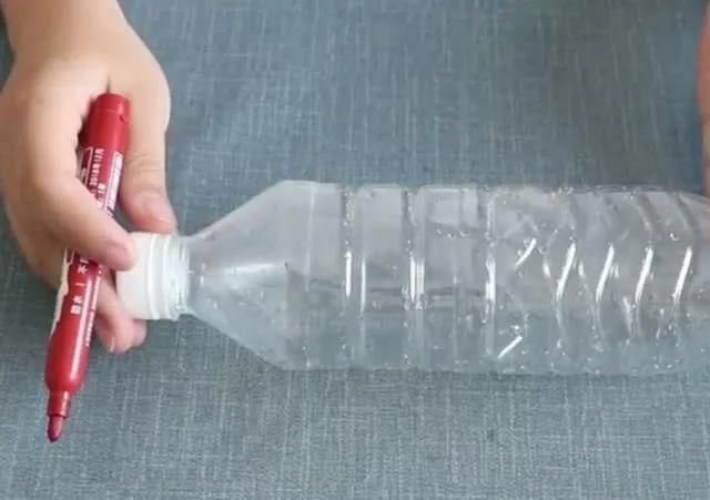 家里剩的肥皂头，放在塑料瓶里效果太好了，一年能省好多