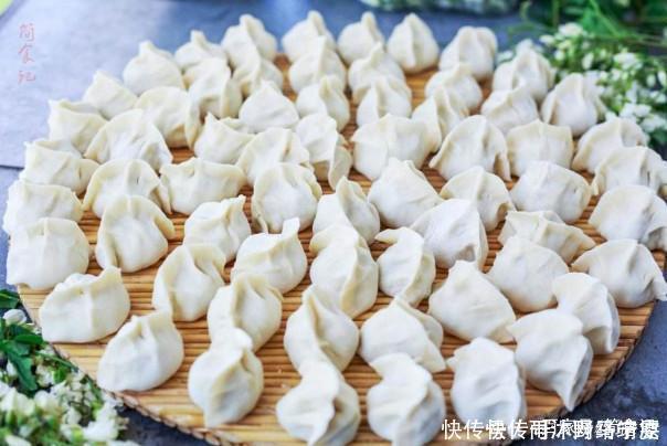 包韭菜饺子，别再加鸡蛋和猪肉！换成它，更鲜更香，很多人没吃过
