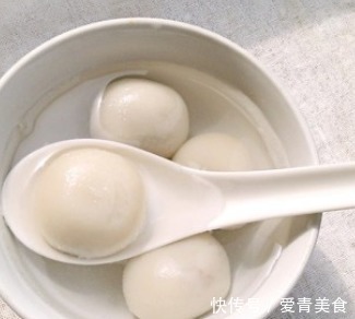 冻汤圆|煮冻汤圆,别直接开水下锅!大厨教你5点,汤圆软糯好吃不开裂