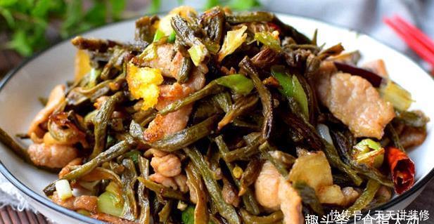 加点肉简单一炒,营养翻倍,味道是真的超级美,两碗饭都不过瘾!