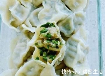 肉馅|调肉馅，大厨教你“1盐2水3油”，鲜嫩美味又多汁儿，好吃不腥