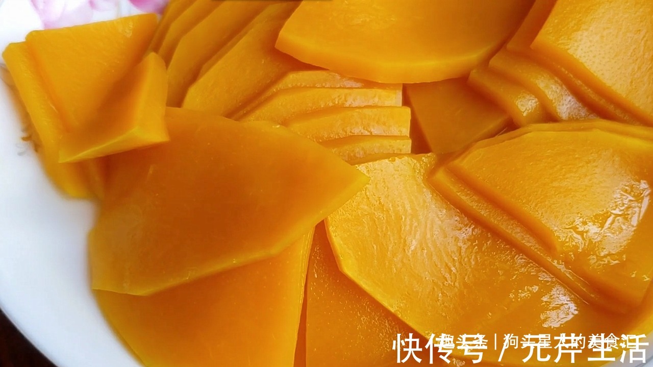 好吃|南瓜不要炒着吃了，教你夏天最好吃的做法，冰凉爽滑，比雪糕好吃