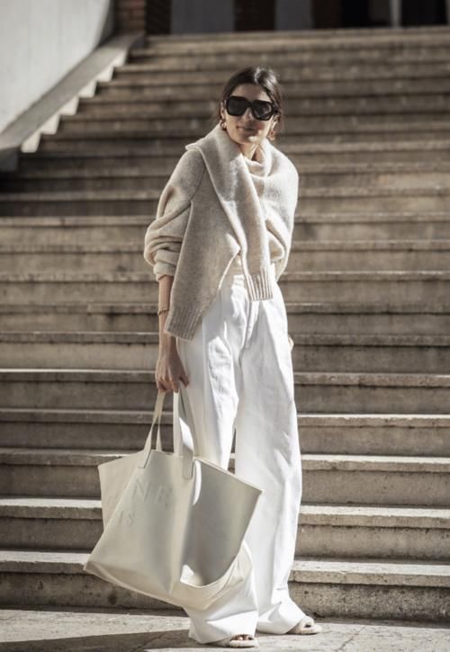 最近火了一种颜色，叫“奶枣色”，显白提气色，很适合黑黄皮