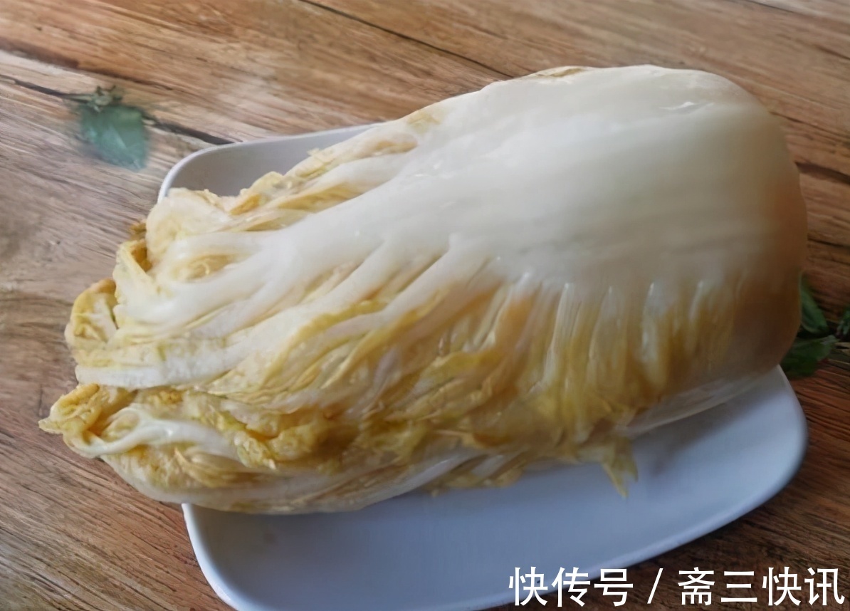 白菜|腌酸菜时,别只知道加盐,学会3个技巧,不发霉不起沫,越放越香