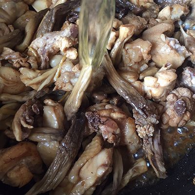 鸡肉|浓郁鹿茸菇焖鸡
