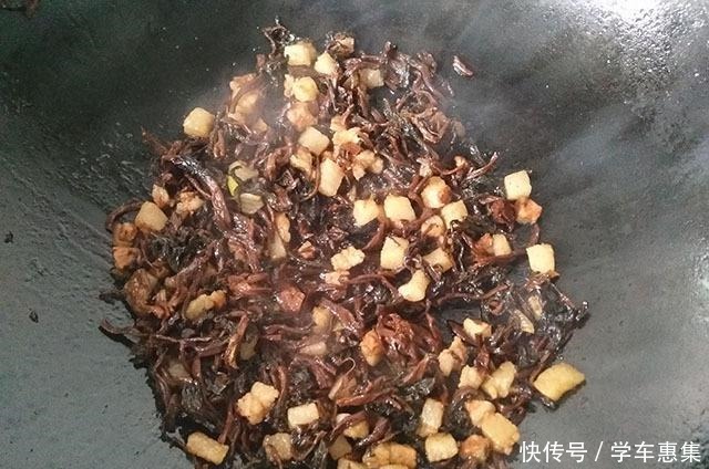 自从学会做这饼,我家一周吃3回,又香又脆,放凉了也不硬!