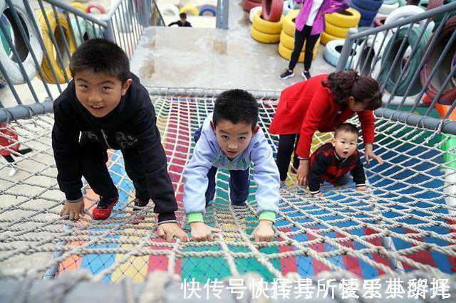 出息|爱出去疯跟爱宅家的孩子,长大后谁更有出息?来听听科学的观点