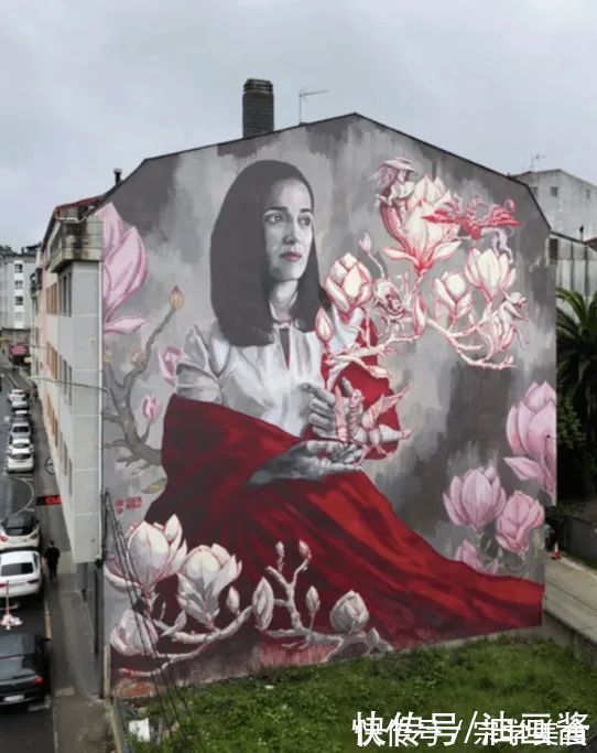 压迫感#用整栋楼作画布,她的涂鸦大到离谱,作品却让人感觉到舒缓