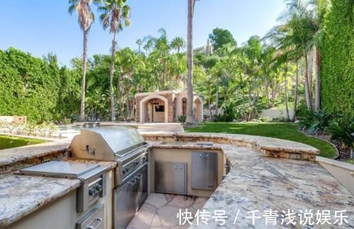 卫生间|带你参观董卿在国外的家，光卫生间就有十个，院子还设立露天厨房