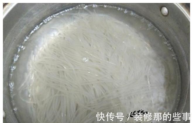 搅拌均匀|炒粉丝，这才是正确方法，多加2步，粉丝光滑不粘锅
