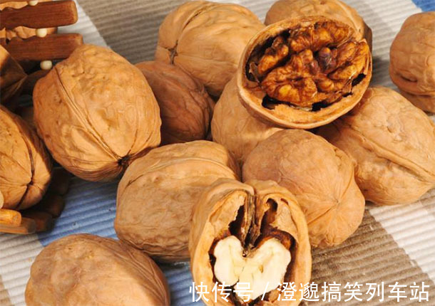 分心木|核桃什么时间吃最健康?医生:吃对助“长寿”,吃错反“折寿”