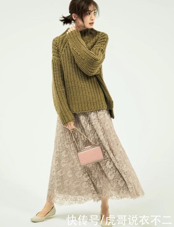 年过40的女人别总穿黑白灰，学会粉色系搭配，巧妙减龄提气质