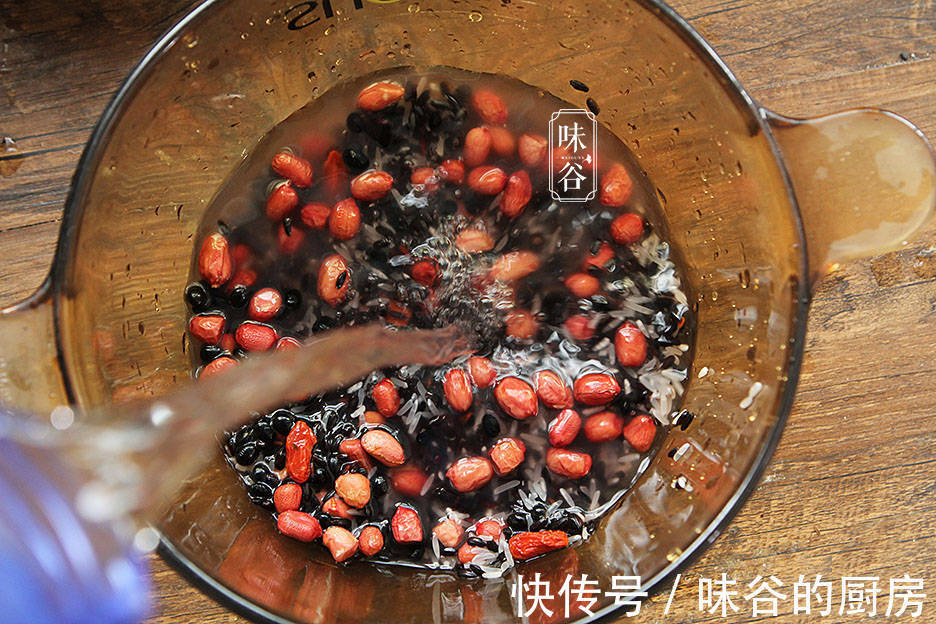 黑豆|冬至将至,早上喝这粥最养人,香甜好喝营养足,能量满满迎寒冬