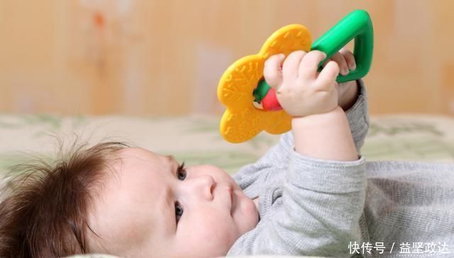 宝宝睡醒后有这2种表现,说明妈妈很会养孩子,中了的偷着乐吧