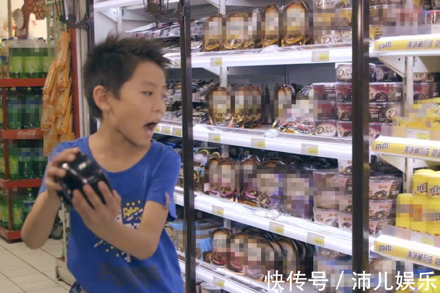 儿子|4岁儿子拿了根棒棒糖忘付钱,超市要求十倍赔偿,妈妈的做法获赞