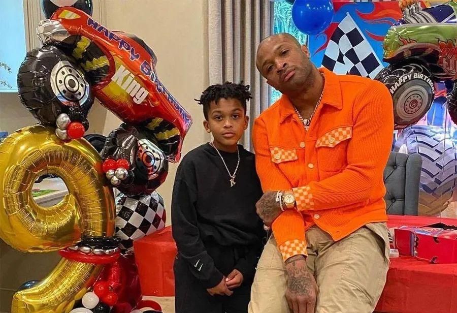 9 岁就穿「天价椰子」！当鞋王塔克的儿子，真好！