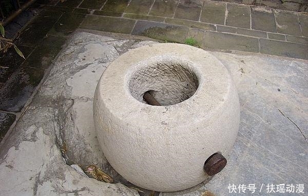 慈禧|珍妃井的井口那么小，根本塞不进人，慈禧是如何将珍妃淹死？原因其实很简单