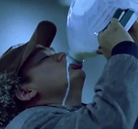 胆固醇|喝牛奶对身体到底好处多还是坏处多?真能补钙强身吗?医生告诉你