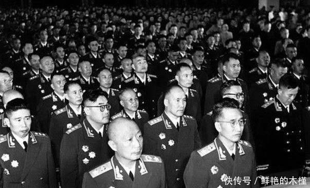 师长|他解放后从师长升为大军区政委，退休时依然是师级待遇，他是谁？