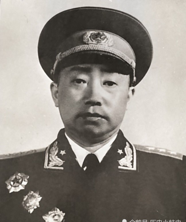 授予|八路军改编后，每个师都有直辖团，团长都是谁？被授予什么军衔？