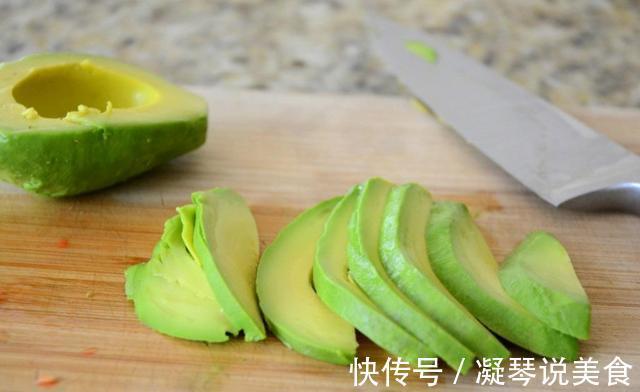 水果|女性若不想被叫“老女人”，4种水果要忌口，1种“零食”可多吃