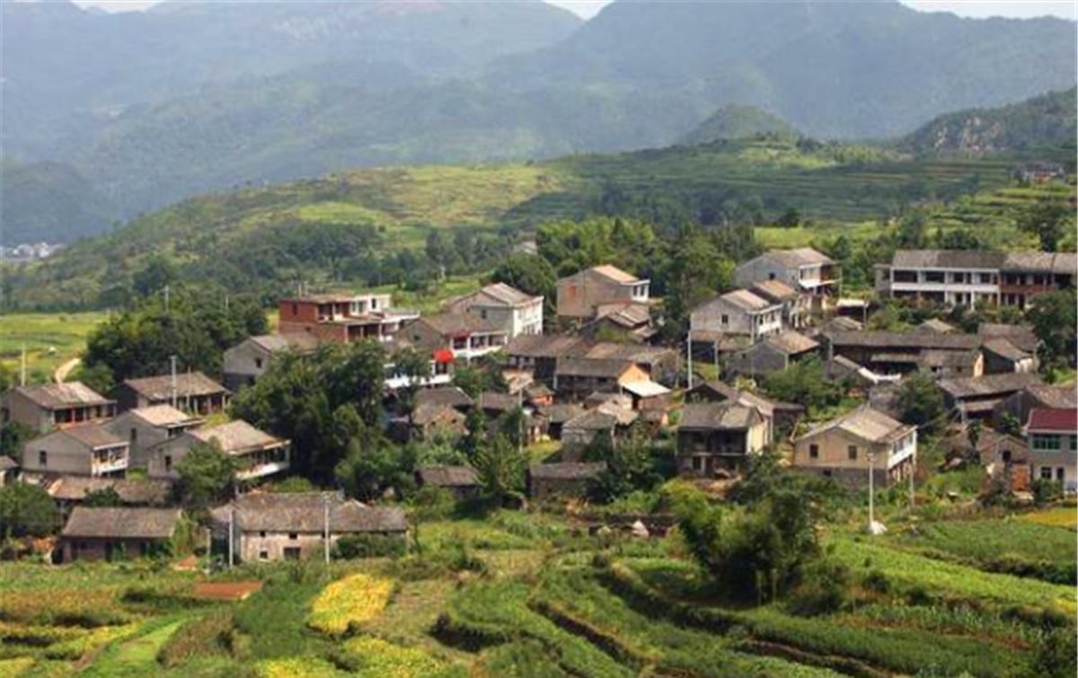 俗语“男怕摸头,女怕摸腰”,为何原来背后有深义